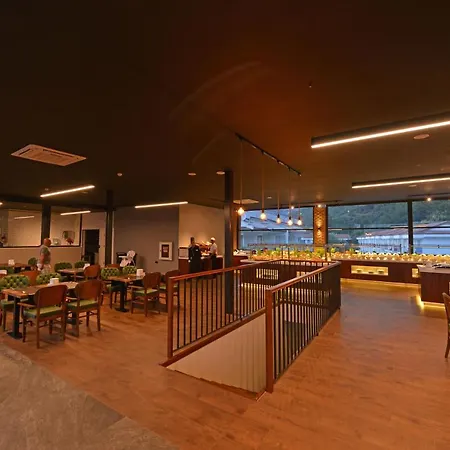 Hotel Belcekum 4*