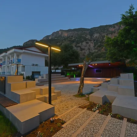 Belcekum 4*