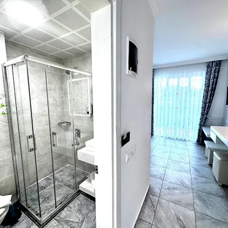 Belcekum Hotell 4*